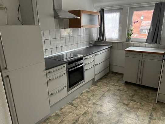 Möblierte DG-Wohnung 5-Zimmer zu vermieten