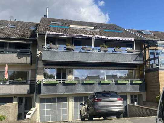 DG-Wohnung - 2,5 Zimmer mit Einbauküche und Garage in Neuss-Allerheiligen