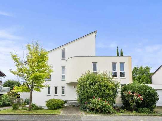 Einzigartiges Architektenhaus mit Einliegerwohnung und Dachterrasse in der Kurstadt Bad Nauheim!