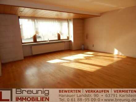 Großzügige 4-Zi.-Wohnung mit zwei Badezimmern & Loggia in zentraler Lage von Karlstein-Dettingen