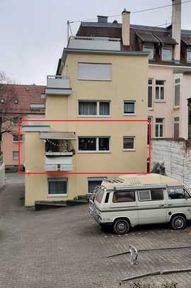 Schöne zentrale 2-Zi Wohnung mit Stellplatz in Mehrfamilienhaus in LB/Mitte