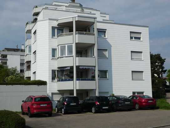 Plochingen, 3-Zimmerwohnung in Aussichtslage mit großem Balkon, Einbauküche, Einzelgaragenbox