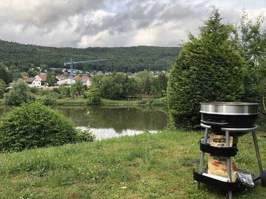 Geschmackvolle, gepflegte 3,5-Zimmer-Maisonette-Wohnung mit Balkon und EBK in Neckargemünd