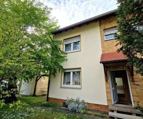 Familienheim mit großem Garten, Terrasse, Garage in begehrter Lage, bezugsfrei.....