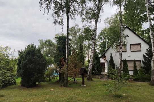 Parkähnliches Grundstück mit schönem Einfamilienhaus, beheizbarem Bungalow und S-Bahnanschluss