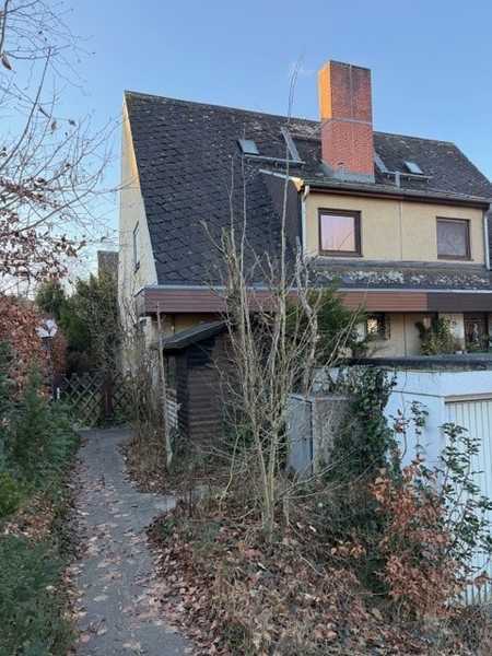 Nikolassee: 5-zimmrige Doppelhaushälfte in absolut ruhiger Wohnlage direkt am Hundeauslaufgebiet