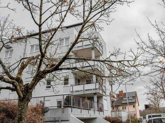 Familientraum in der Waldstadt: 4-Zimmer-Wohnung mit 3 Balkonen