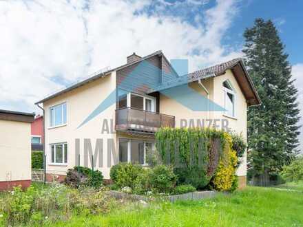 Freistehendes Einfamilienhaus mit Keller und Doppelgarage in Baunatal-Großenritte!