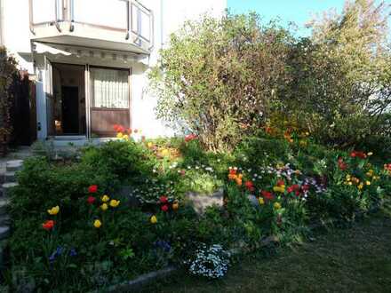 für Gartenliebhaber, gepflegte 2,5-Zimmer-EG-Wohnung mit Terrasse in Waldkraiburg