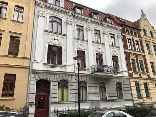 moderne 4- Raum- Wohnung im Jugendstilhaus