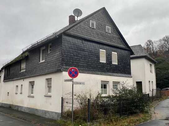 Einfamilienhaus mit Scheune, Schuppen, sowie ausbaufähiges Nebenhaus