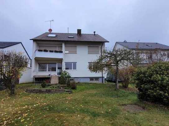 Attraktive 3,5-Zimmer-Hochparterre-Wohnung mit EBK, Balkon und Garten in Sindelfingen