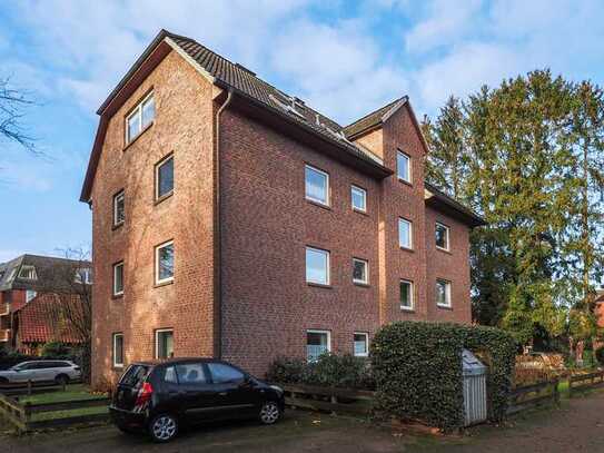 Bargteheide-Zentrum: Ruhig gelegene, helle 3-Zimmer-Wohnung mit Balkon und PKW-Stellplatz