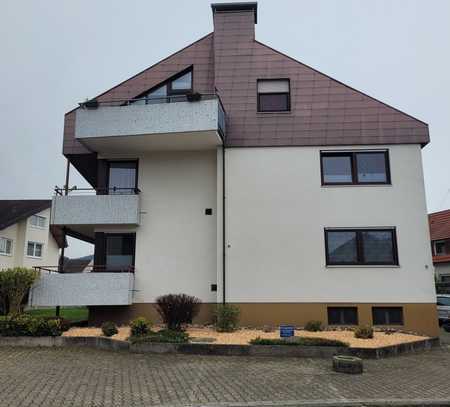 Stilvolle, modernisierte 3-Zimmer-Wohnung mit Balkon und Einbauküche in Plüderhausen