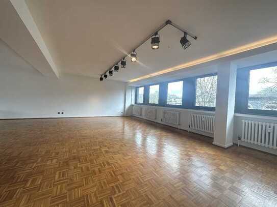 Ronovierte ,Stilvolle 5-Zimmer-Wohnung im Zentrum von Bad Godesberg - Aufzug ,Barierrefrei mit EBK