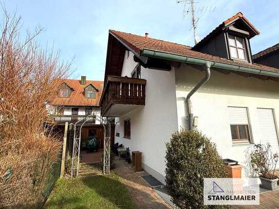 Zu vermieten!
Gemütliche 2-Zimmer-Dachgeschoss-Wohnung mit Westbalkon