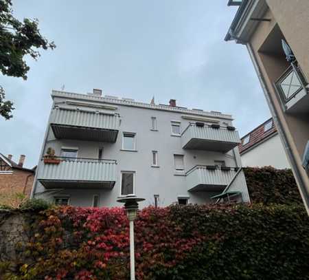 Gepflegte 3 Zimmer Maisonetten Wohnung mit EBK, 2x Balkon, sep. TG-Platz in Stgt.-Bad Cannstatt