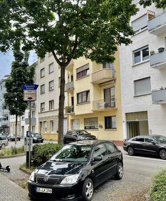 PKW-Stellplatz in verschlossenem Innenhof zu vermieten