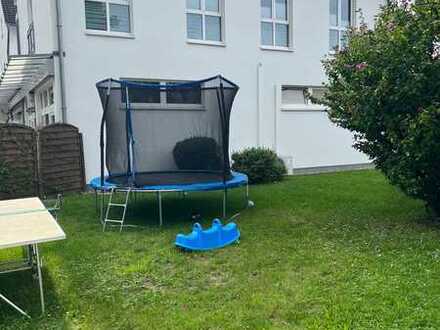 Rtg.-Homberg, Bj. 2001, 3 Zi. komf. Maisonette Whg., KDB, Balkon, Stellpl., gem. Garten