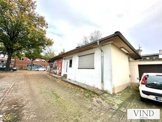 Wohn- und Geschäftshaus mit zwei Einheiten und 8 Garagen in Oldenburg!