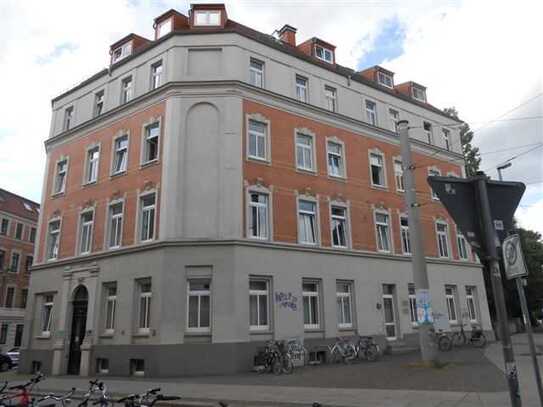 Gemütliche 2 Zimmer Dachgeschosswohnung mit Blick über Lindenau