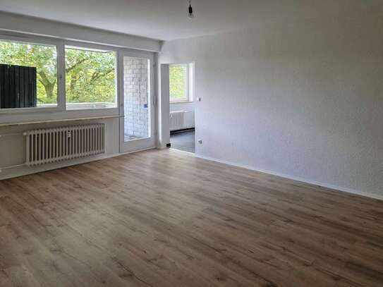 Frisch renovierte, geräumige 3-Zimmer-Wohnung mit Balkon