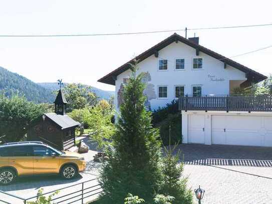 Großzügiges, saniertes Wohnhaus im Schwarzwaldidyll mit vielseitigen Nutzungsmöglichkeiten