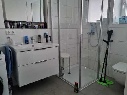 Neuwertige 2-Raum-Wohnung mit Balkon und Einbauküche in Teublitz