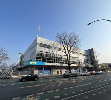 Toplage: Büro- & Lagerfläche in Neukölln mit großem Atrium – auch Teilflächen mietbar!