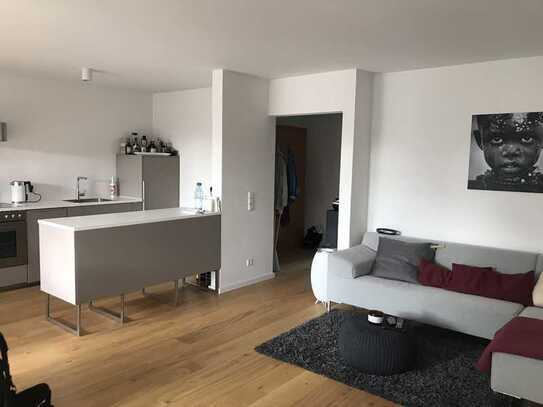 Stilvolle, vollständig renovierte 2-Zimmer-Wohnung mit Balkon und EBK in Leingarten