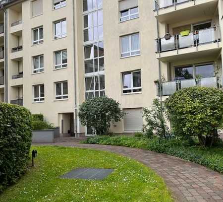 Frankfurt Bockenheim, top Lage am Kirchplatz, vermietet