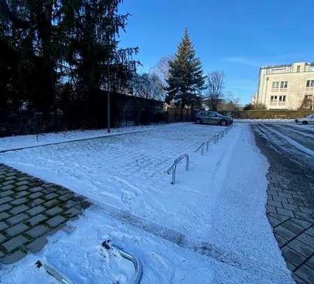 Zeit ist so kostbar - vergeuden Sie diese nicht mit Parkplatzsuche, sondern mieten Sie bei uns!