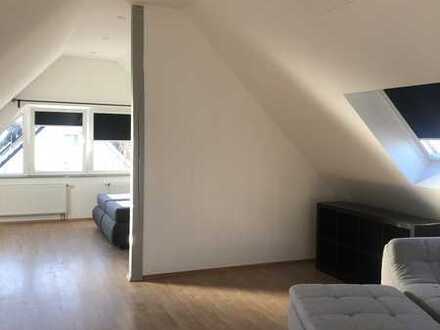 Vollständig renovierte 1-Raum-Wohnung mit Einbauküche in Leichlingen