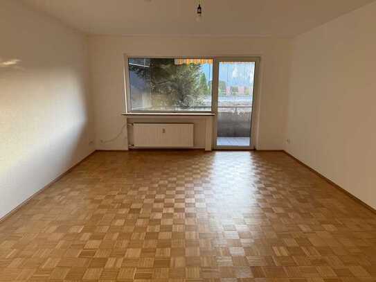 Renovierte 2-Zimmer-Wohnung mit Balkon zentral in Essen-Bergerhausen!