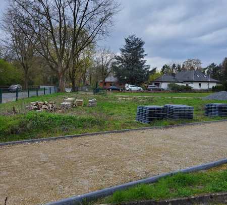 Baugrundstück mit Baugenehmigung für 3 Reihenhäuser mit insgesamt 324qm 3 Garagen auf 813qm Fläche