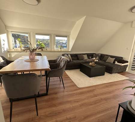 Vollständig renovierte 3-Zimmer-Wohnung mit Balkon und Einbauküche in Weissach