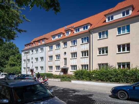 *PRAKTISCHer Grundriss_Tageslichtbad_Balkon_AR_familiäres Flair_VIEL GRÜN_HANSEVIERTEL