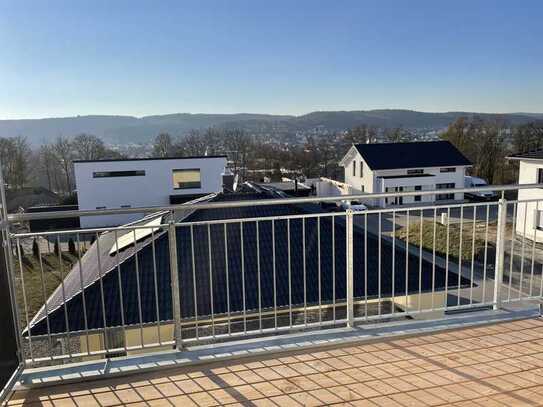 Dachgeschosswohnung Bj. 2022 mit Stellplatz(Wallbox), Balkon und Einbauküche in Tauberbischofsheim