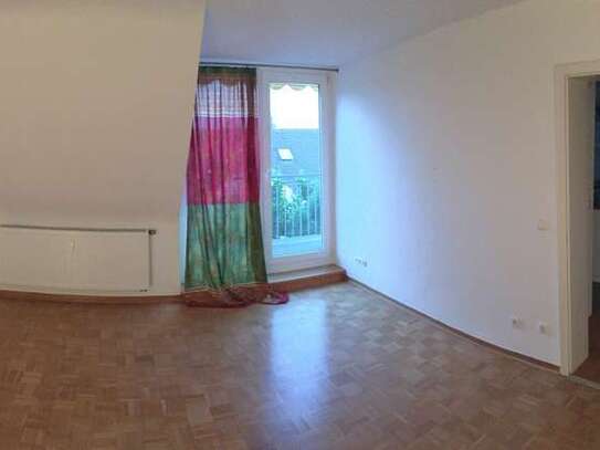 Schöne DG-Wohnung mit 3,5 Zimmern sowie Loggia in Essen-Heisingen, Garage mit 11kW Ladevorrichtung