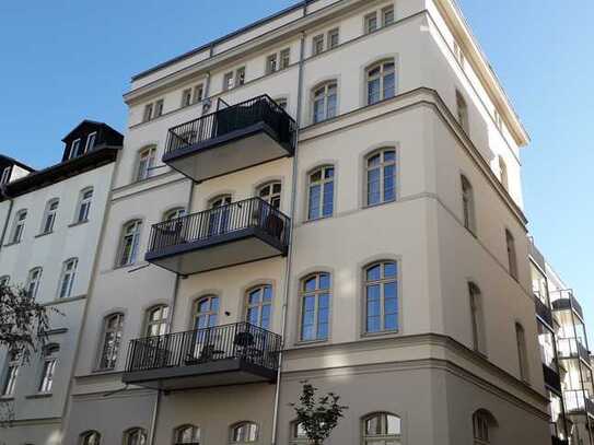 Exklusive Maisonette-Wohnung mit Terrasse, Loggia und Balkon in begehrter Innenhoflage!