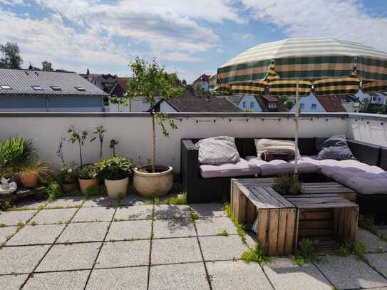 Zwei-Zimmer-Dachgeschossmaisonettwohnung mit Dachterrasse im Herzen von Wehen