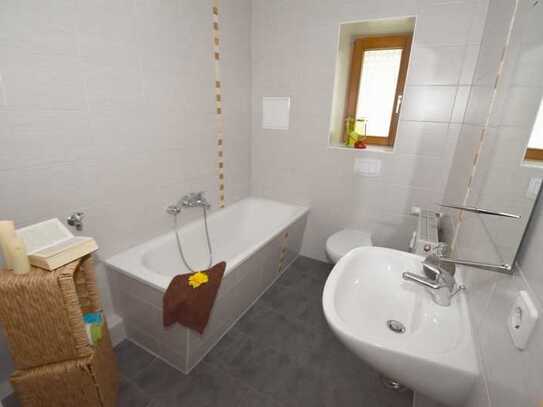 Schicke Altbau-Wohnung mit Einbauküche