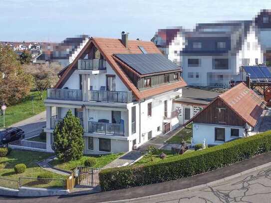 DREIFAMILIENHAUS IN HÜTTLINGEN