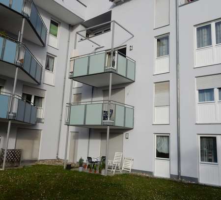 2-Zimmer-Wohnung mit Einbauküche und TG Stellplatz in ruhiger Lage