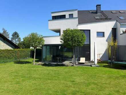 High end house with 5 bedrooms, 3 km to european school Bad Vilbel