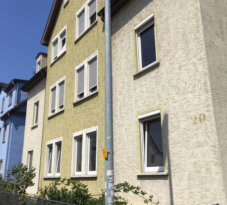 Sanierte 5 Zi EG Wohnung in Esslingen Pliensauvorstadt