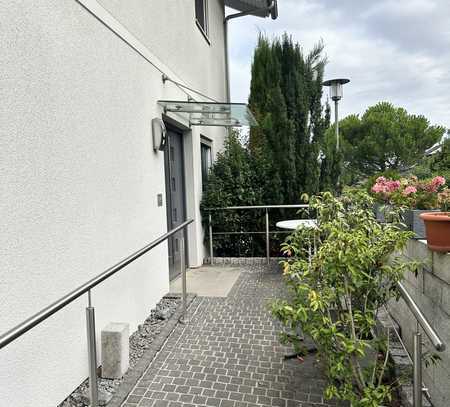 Kirchheim/Wstr - Gepflegtes Haus mit fünf Zimmern ,Einbauküche und kleinem Gartenanteil