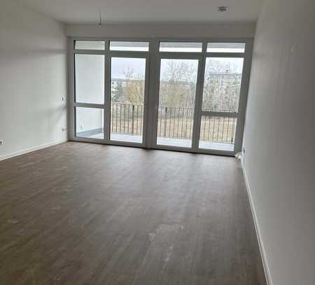 Moderne, helle Wohnung mit Loggia - Erstbezug