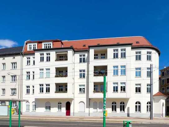 Bezaubernde Altbauwohnung mit 5 Zimmern mit Balkon und Stuck in Buckau