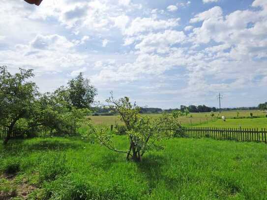 Großzügige Erdgeschosswohnung mit Obstbaumgarten in Aschering